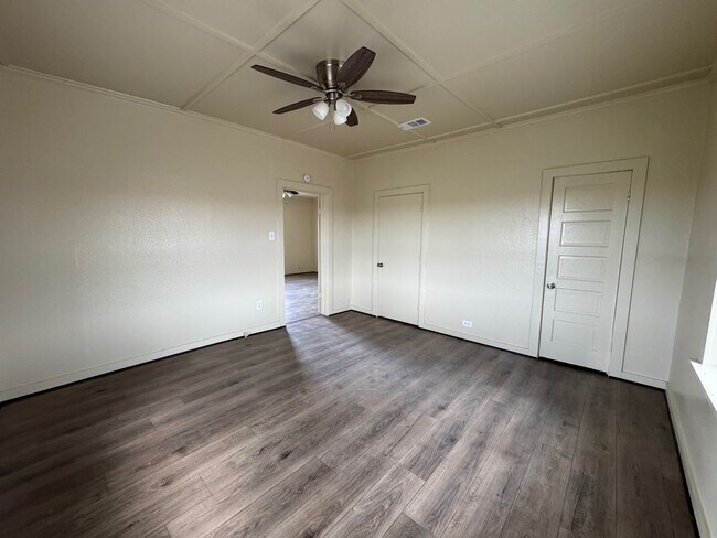 Building Photo - 2 Bedroom 1 Bath Home on 1.5 acres