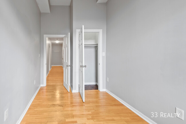Building Photo - 1282 N Milwaukee-3