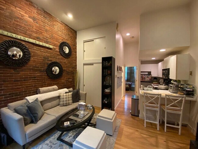 Building Photo - 312 Columbus Ave