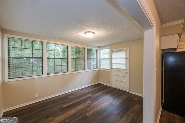 Building Photo - 3038 Courtney Dr