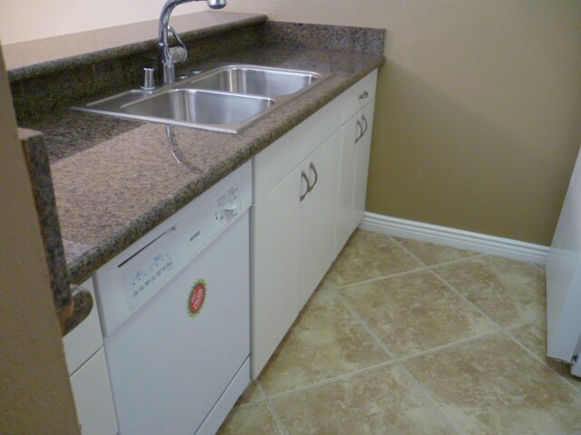 Building Photo - 18350 Hatteras St