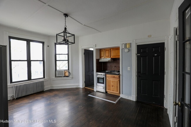 Building Photo - 141 St James St