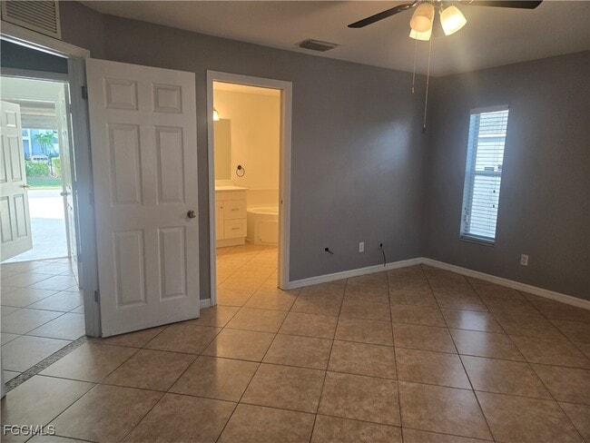 Building Photo - 301 SW 14th Pl