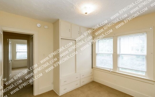 Building Photo - 1007 Wilson Ave