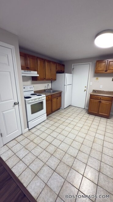 Building Photo - 27 Ridgewood Ln