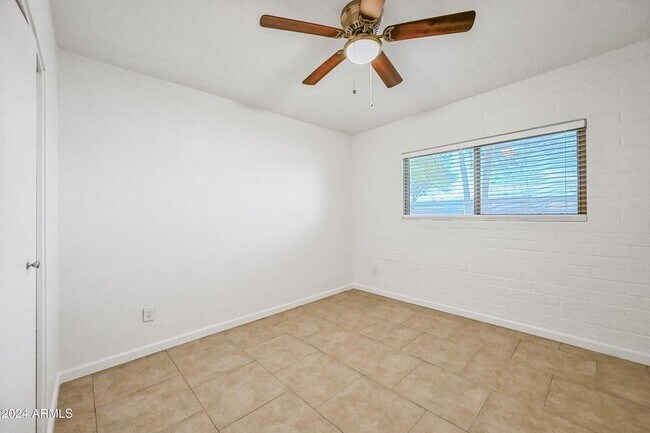 Building Photo - 1518 W Colter St