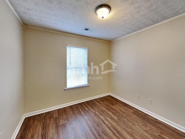 Building Photo - 201 Toulouse St