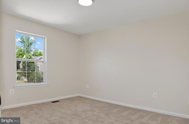 Building Photo - 21096 Lizson Ct
