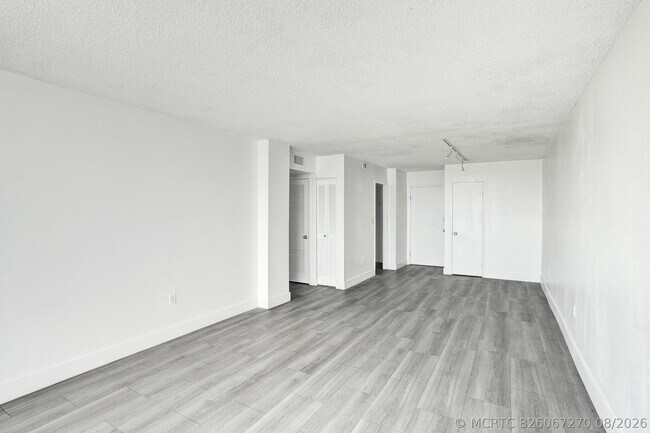 Building Photo - 2841 NE 163rd St