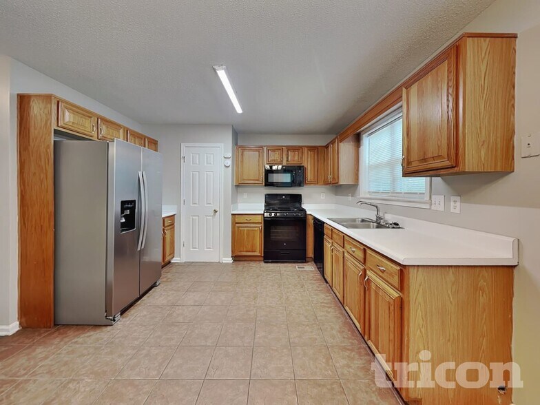 Building Photo - 153 Clear Brook Trail