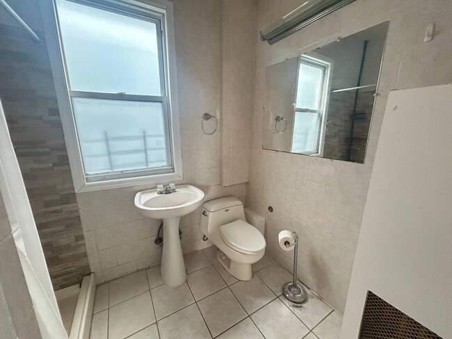 Building Photo - 1466 Commonwealth Ave