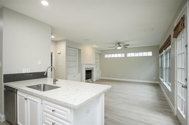 Building Photo - 98 N Cochrans Green Cir