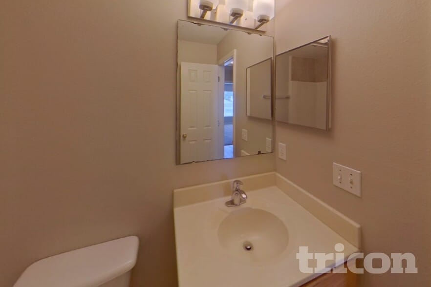 Building Photo - 11724 Ivy Flower Loop