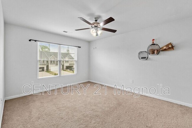 Building Photo - 4343 Newland St