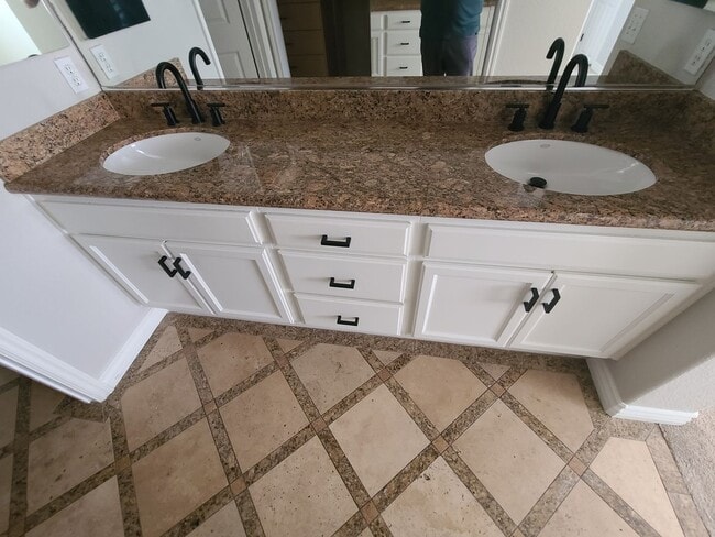 Building Photo - Great golf course views