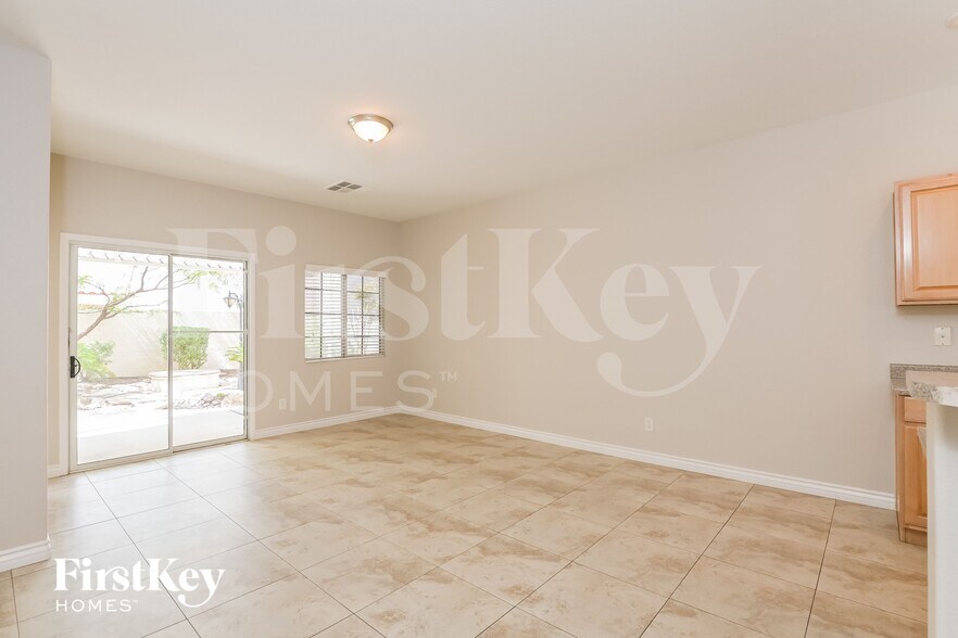 Building Photo - 2465 Belt Buckley Dr