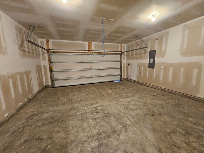 Building Photo - Be the First to Call This Brand-New Pond View Home Yours!