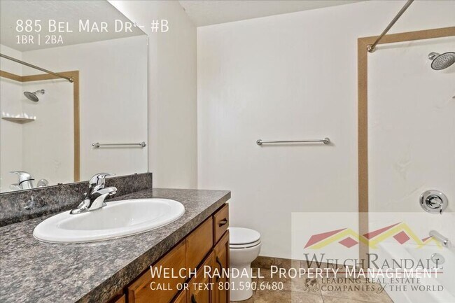 Building Photo - 885 Bel Mar Dr