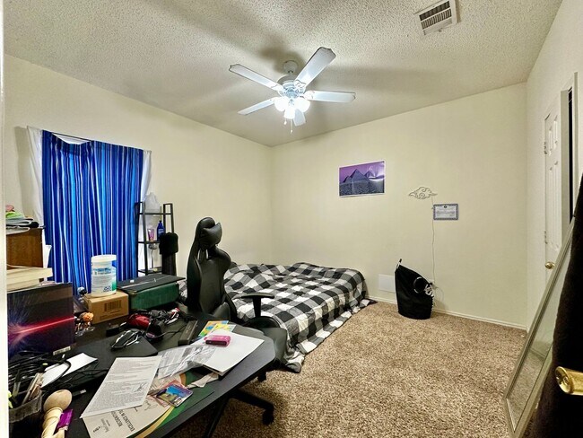 Building Photo - 1318 James Ave