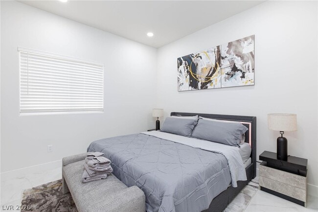 Building Photo - 6525 Ponderosa Way