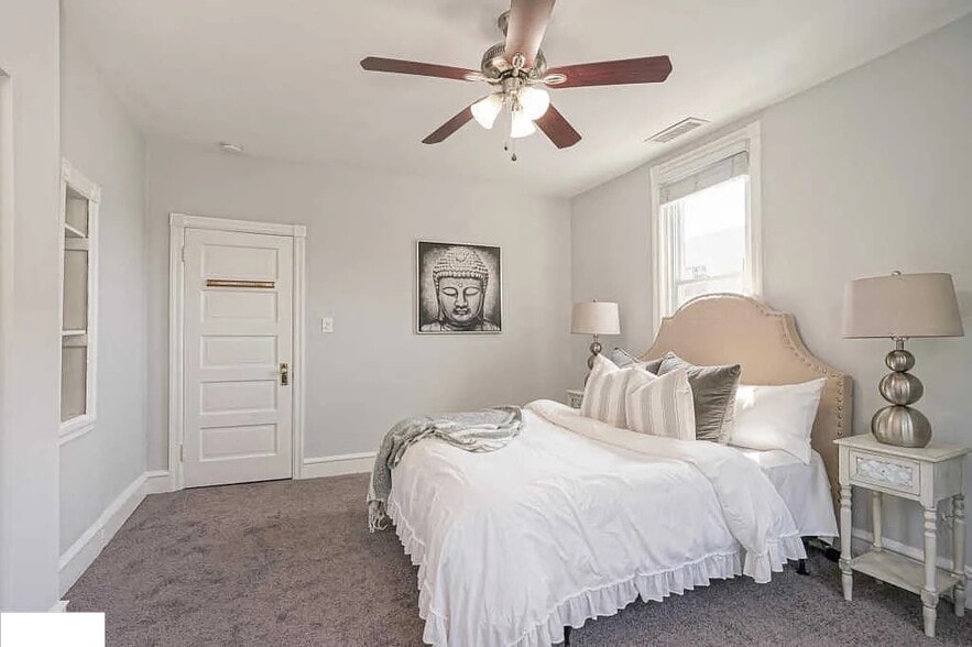 Building Photo - 217 Shurs Ln