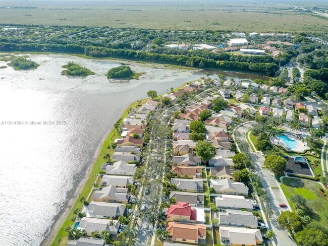 Building Photo - 1592 Salerno Cir