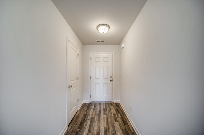 Building Photo - 300 Coverly Ct