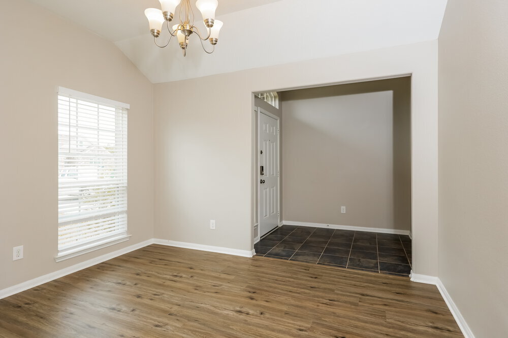 Building Photo - 9957 Yearling Pl