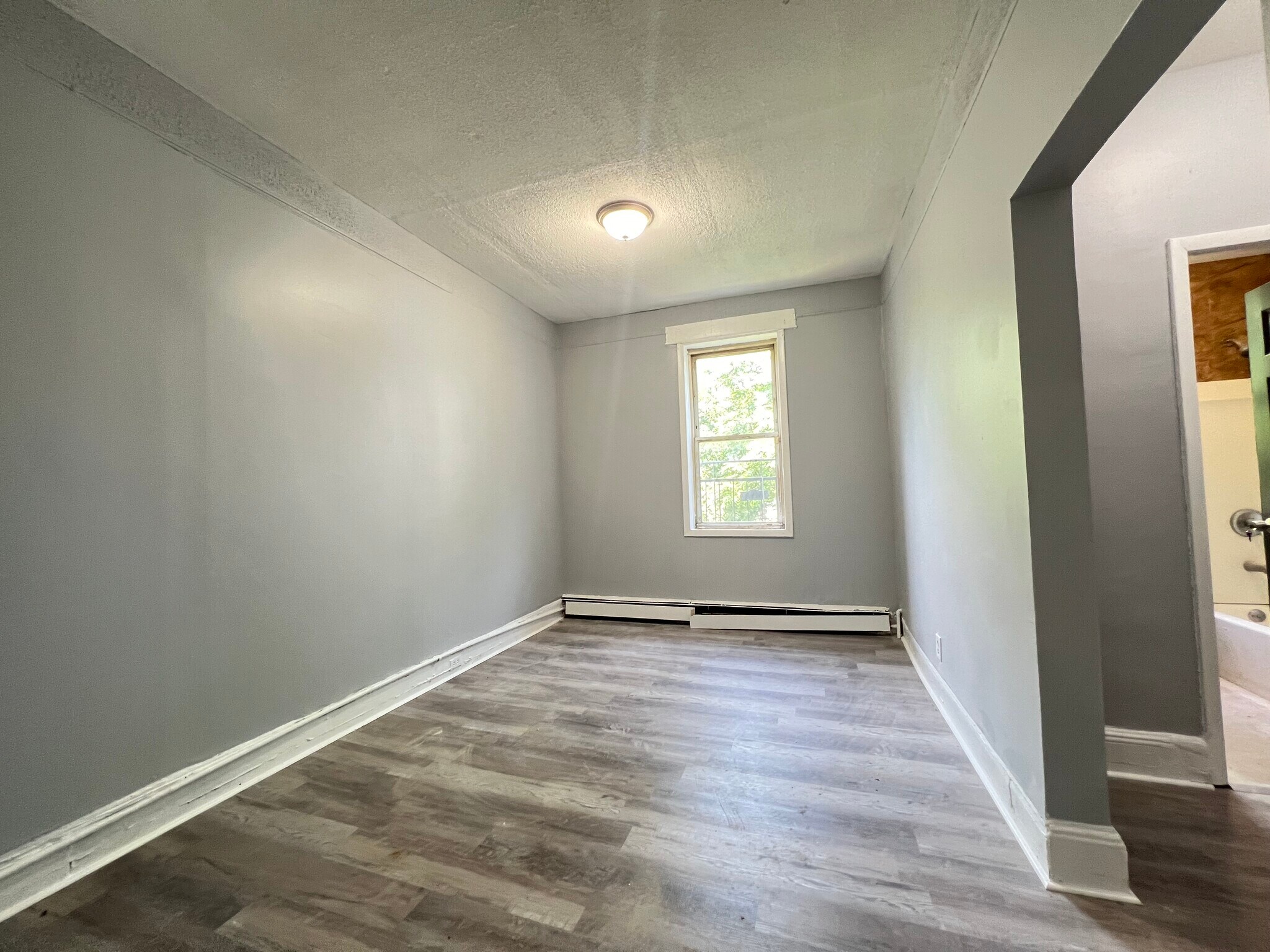 86 Bostwick Ave 2B - 95 Bostwick Ave