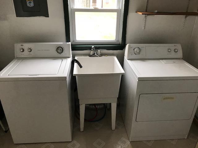 Building Photo - 11 Forrest Dr