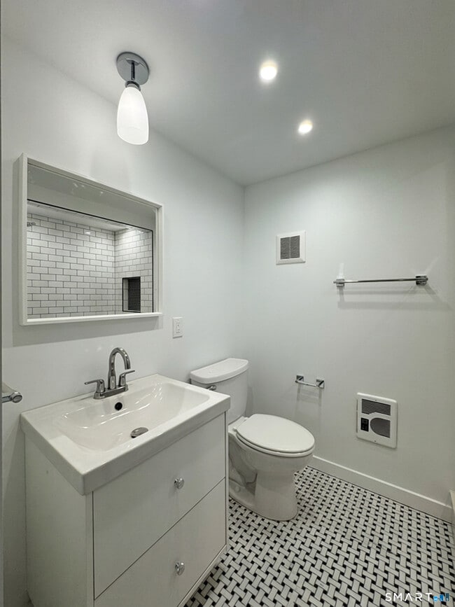 Building Photo - 7 Fairfield Ave