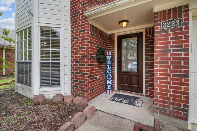 Building Photo - 3223 Autumn Bridge Ln