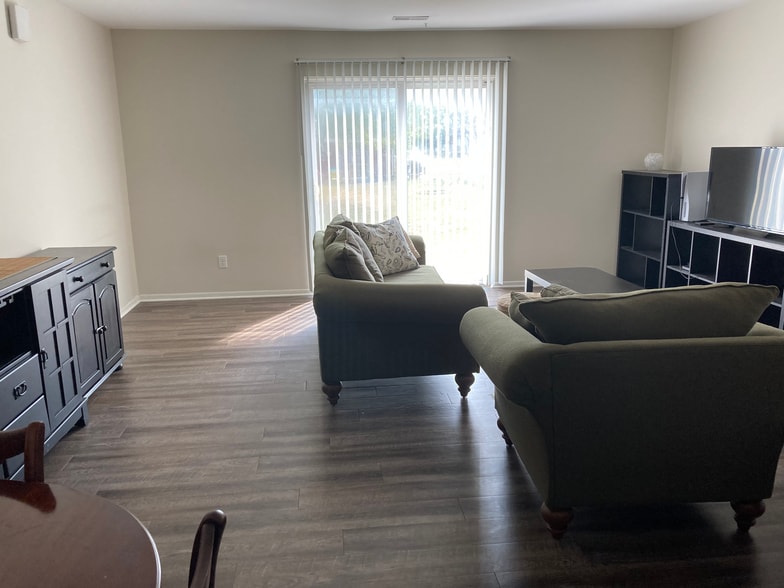 Primary Photo - 625 McGuffey Ave