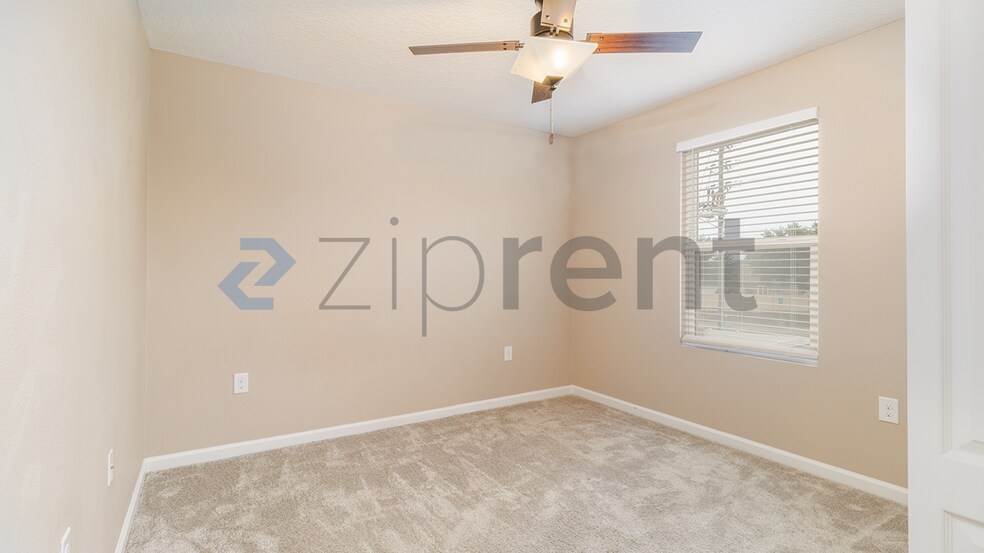 Building Photo - 1709 Hilltop Dr