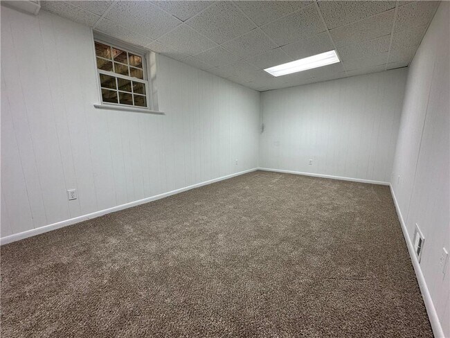 Building Photo - 360 Teague Dr NW