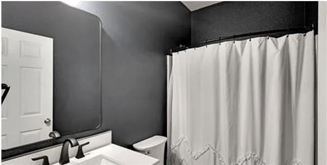 Building Photo - 3012 Montserrat Creek Dr