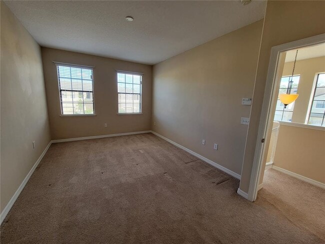 Building Photo - 2223 Seven Oaks Dr