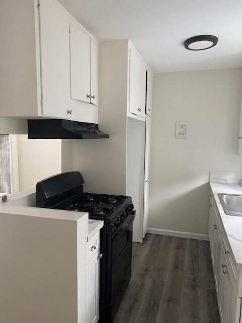 Building Photo - 626 E Chevy Chase Dr