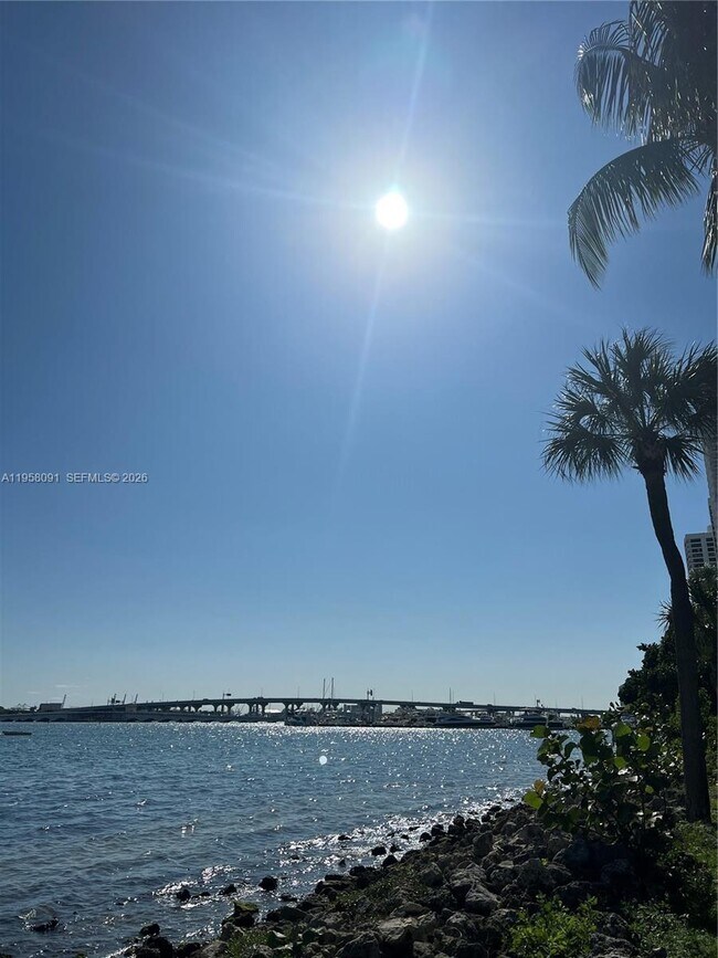 Building Photo - 1900 N Bayshore Dr