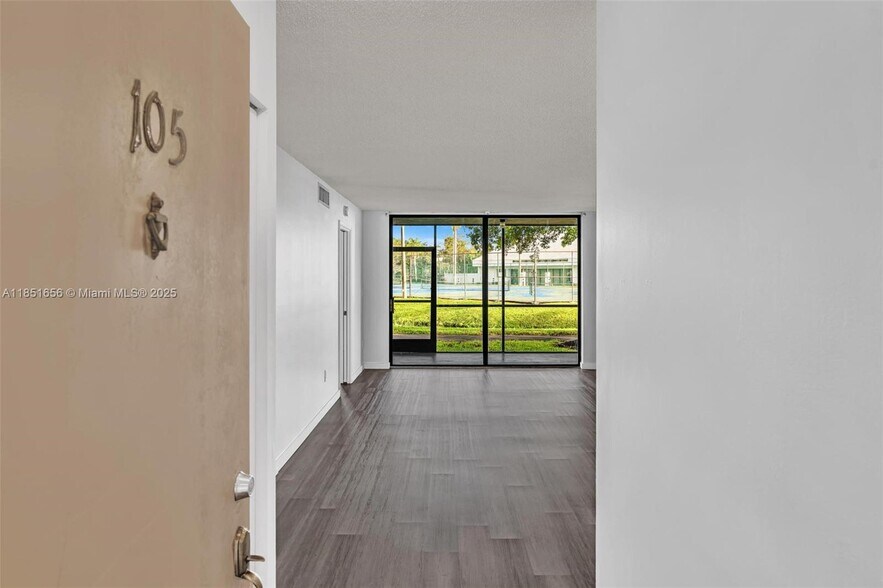 Primary Photo - 7500 NW 1st Ct
