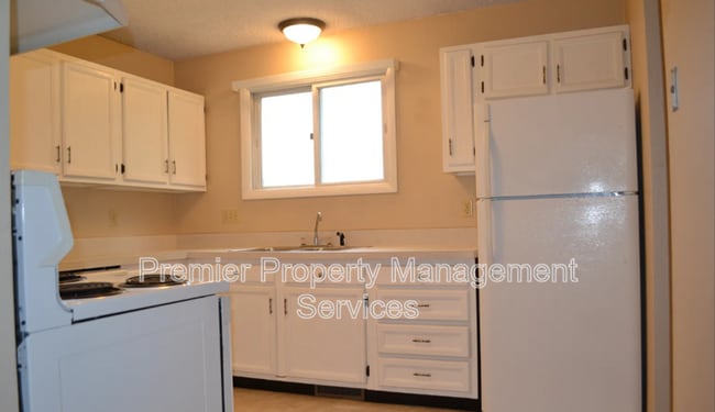 Building Photo - 10 Miners Pl