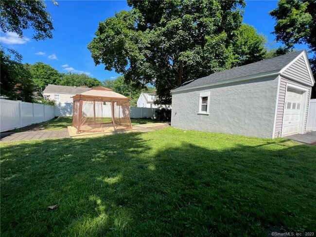 Building Photo - 1748 Stratfield Rd