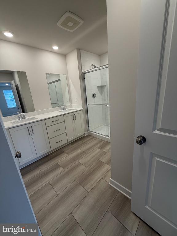 Building Photo - 759 Platinum Dr