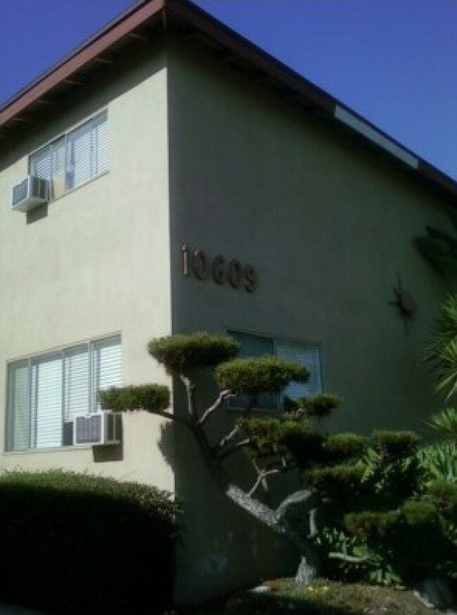 Building Photo - Palms Garden