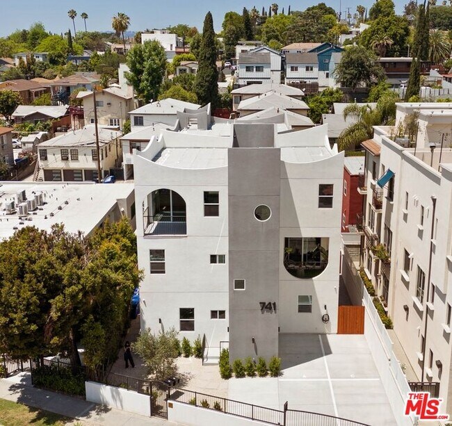Building Photo - 741 Silver Lake Blvd