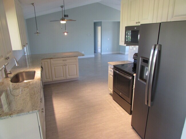 Building Photo - IntraCoastal Single Family Home