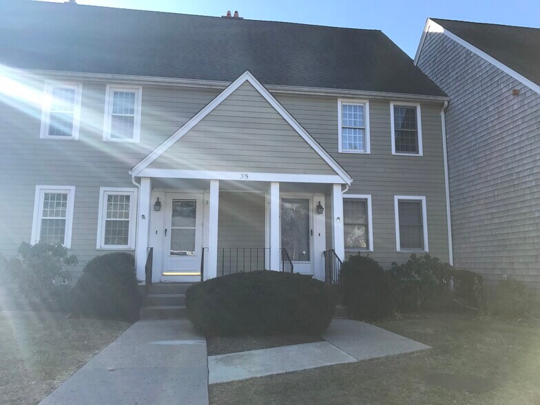 Building Photo - 522 Twin Lakes Dr