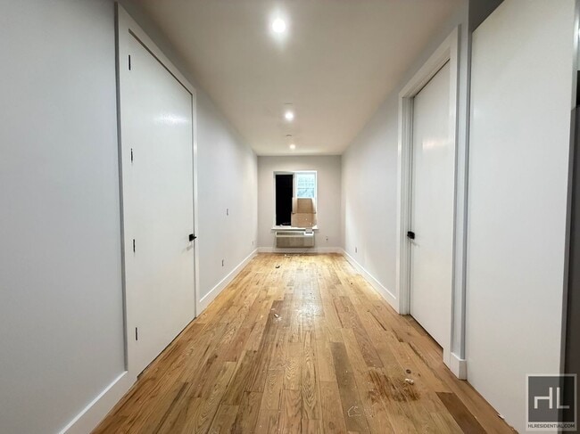 Building Photo - 494 Jackson Ave