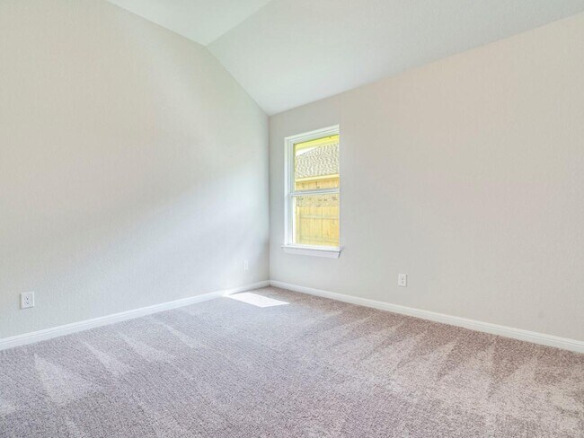Building Photo - 270 Rimrock Ct