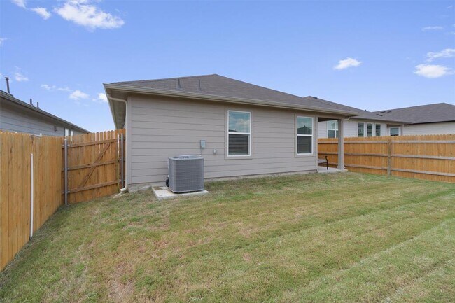 Building Photo - 318 Evergreen Sumac Lp